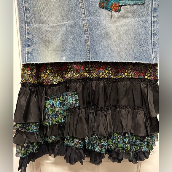 Free People Long Modest Denim Jean Ruffle Embroidered Skirt 34/31 NWOT tic toc - Picture 4 of 11
